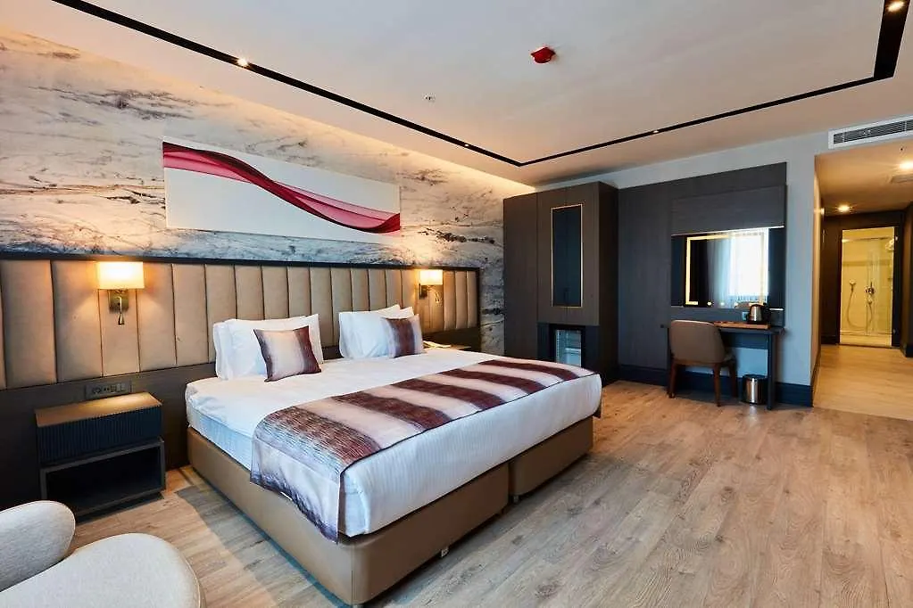 Ramada By Wyndham Istanbul Umraniye Otel