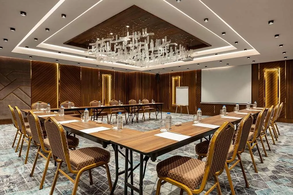 Ramada By Wyndham Istanbul Umraniye Otel